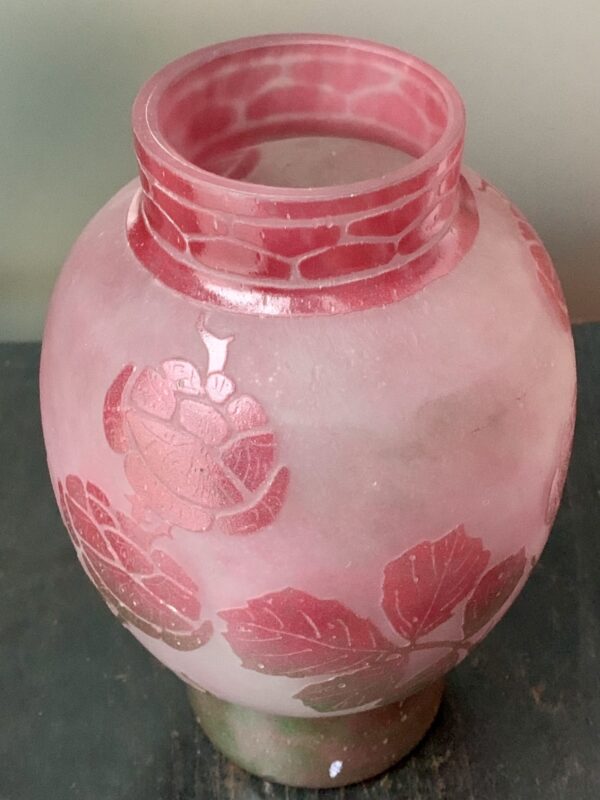 Historique vase Le Verre Français "Roses Sauvages" Ref LVF314 – Image 4