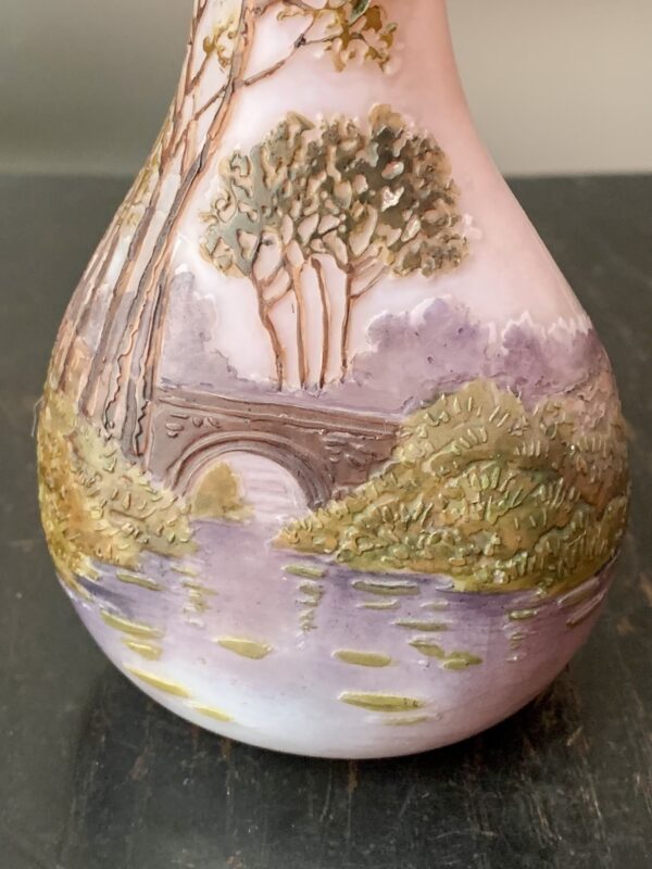 Superbe vase Legras "Paysage Rose au Pont" Ref L293 – Image 4