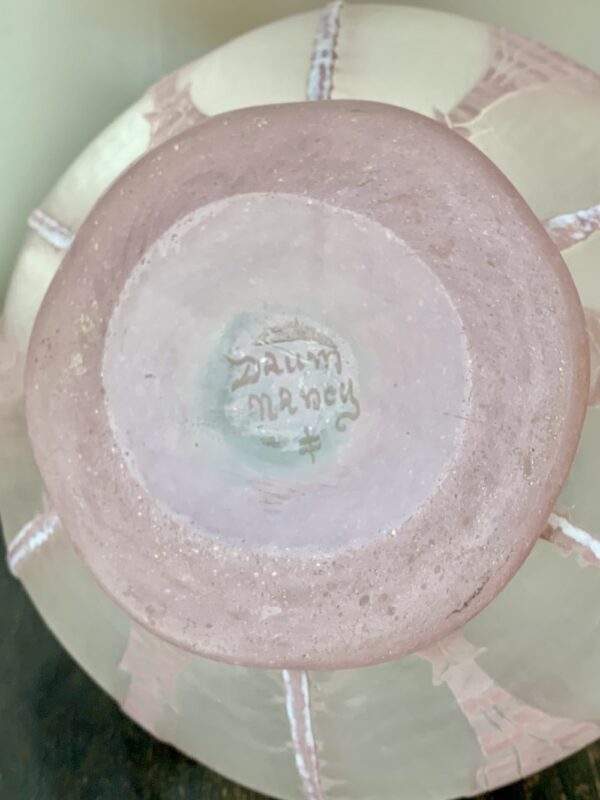 Historique vase Daum Nancy aux Crocus ou Lotus stylisés Ref DN346 – Image 2