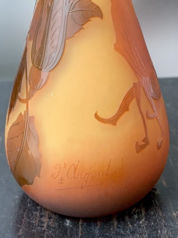 Très élégant vase D'Argental au superbe décor de roses Ref DAR329 – Image 2