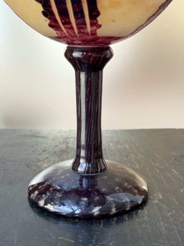 Très élégante coupe Le Verre Français sur Jambe Vénitienne décor Amarantes Ref LVF379 – Image 4