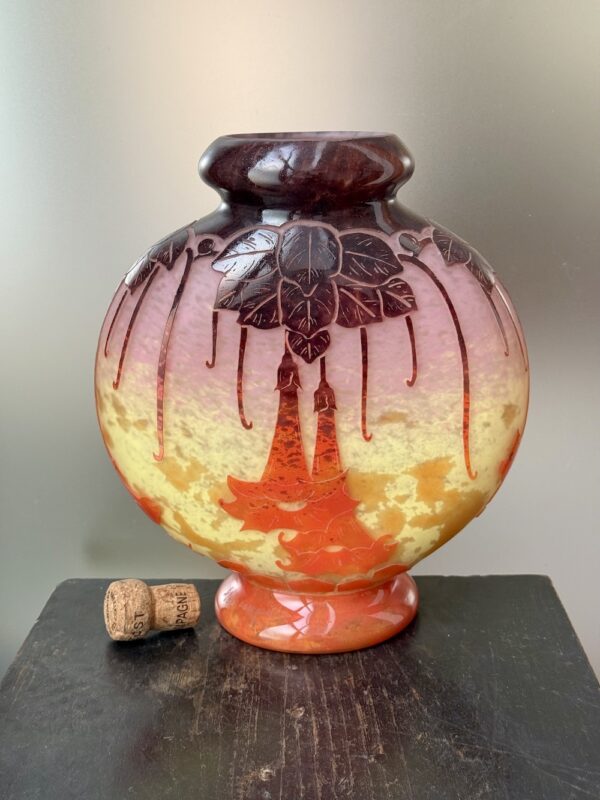 Superbe et imposant vase méplat Charder - Le Verre Français série Daturas Ref LVF387