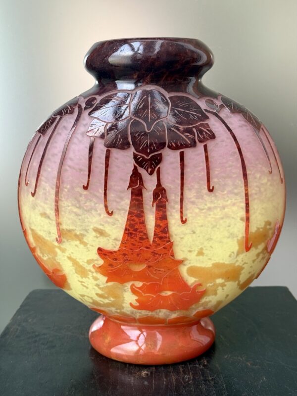 Superbe et imposant vase méplat Charder - Le Verre Français série Daturas Ref LVF387 – Image 4
