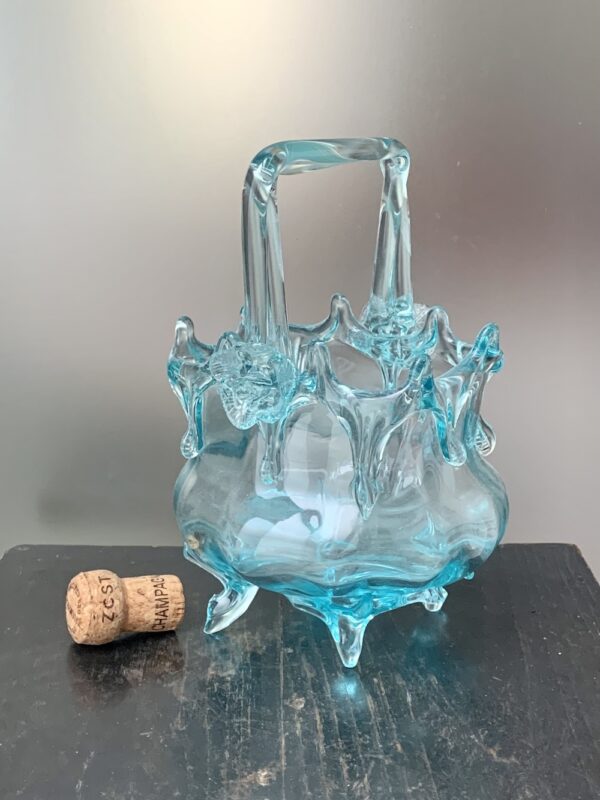 Délicat vase panier avec virtuoses applications à chaud par Auguste Jean REF AJ360