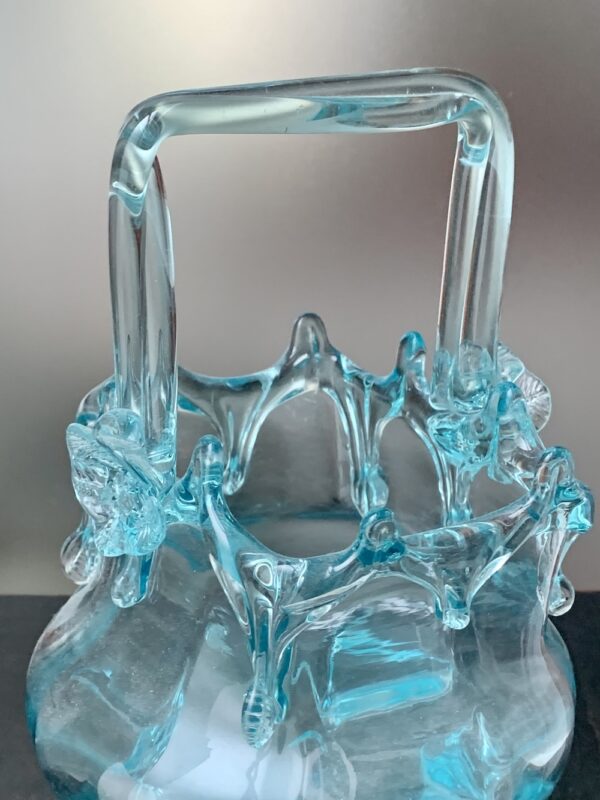 Délicat vase panier avec virtuoses applications à chaud par Auguste Jean REF AJ360 – Image 3