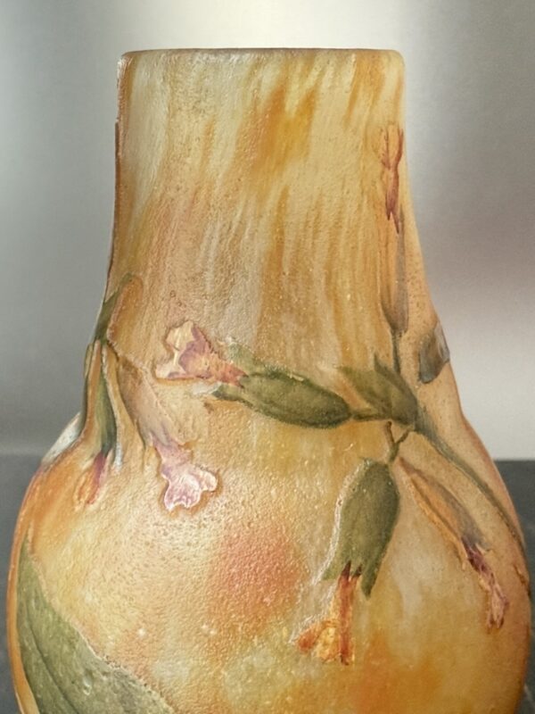 Splendide vase Daum Nancy au chaleureux décor de Primevères Ref DN380 – Image 3
