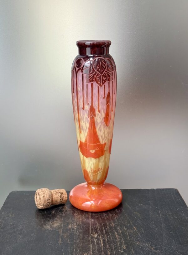 Extraordinaire vase Charder - Le Verre Français série Daturas non référencé "Fleurs et Boutons" Ref LVF398