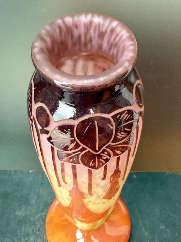 Extraordinaire vase Charder - Le Verre Français série Daturas non référencé "Fleurs et Boutons" Ref LVF398 – Image 4