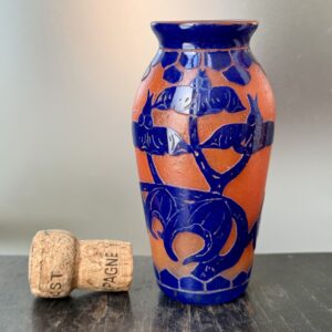 Délicat et rare vase Le Verre Français série Solanées Ref LVF402