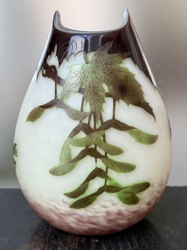Superbe vase Delatte Nancy "Branche d'Erable Sycomore aux samares" Ref DEL401 – Image 4