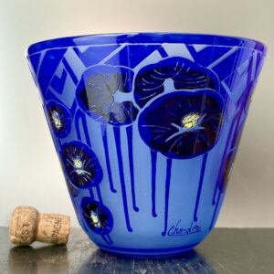 Exceptionnel vase futuriste Charder Le Verre Français série Capucines Bleues Ref LVF439