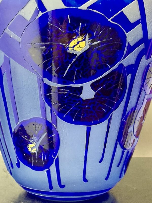 Exceptionnel vase futuriste Charder Le Verre Français série Capucines Bleues Ref LVF439 – Image 3