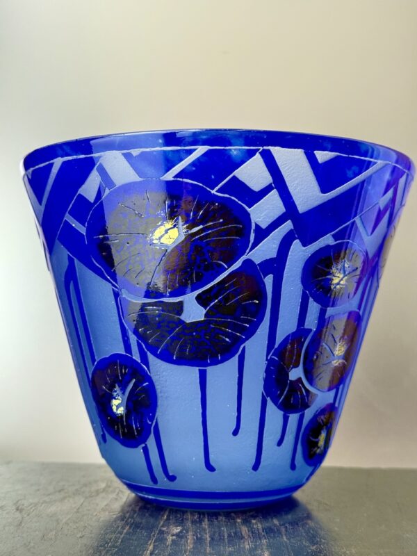 Exceptionnel vase futuriste Charder Le Verre Français série Capucines Bleues Ref LVF439 – Image 4