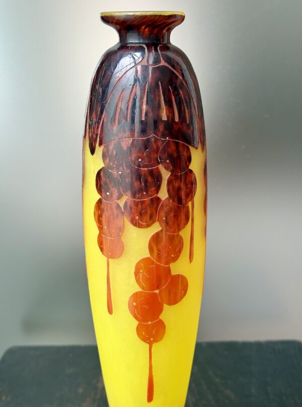 Elégant vase élancé Le Verre Français série Groseilles Ref LVF431 – Image 3