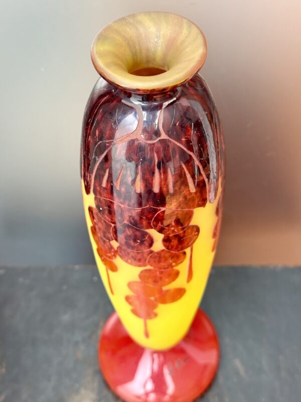 Elégant vase élancé Le Verre Français série Groseilles Ref LVF431 – Image 4