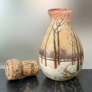 Superbe vase Legras série Camée au paysage forestier "A la Neige" Ref L440