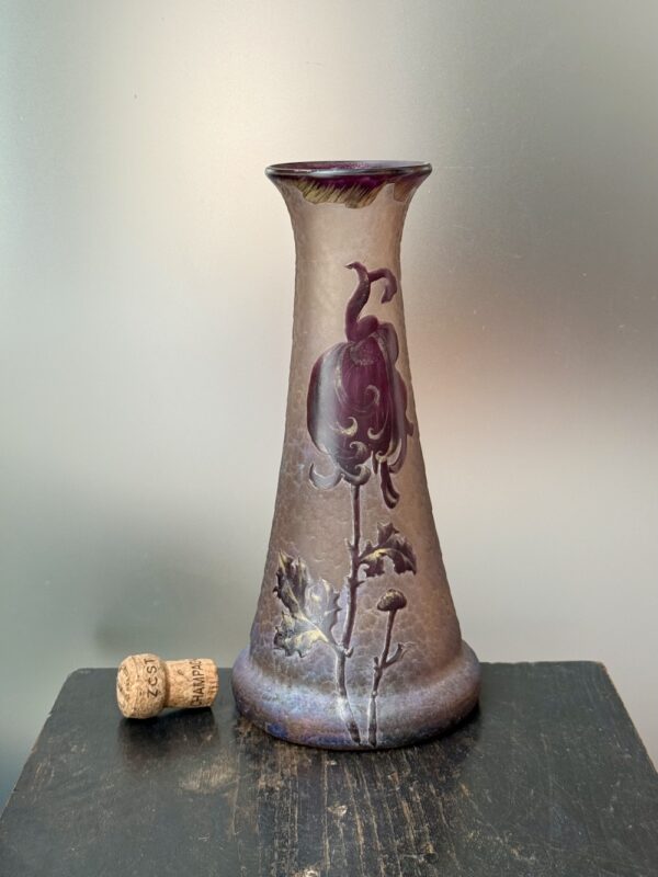 Superbe vase irisé Legras Montjoye aux Tokyos Ref L432